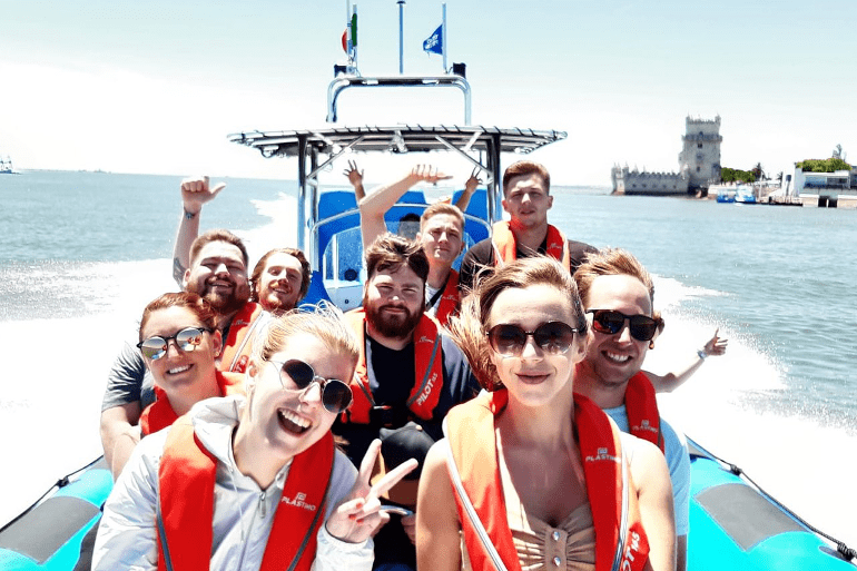 Speed_Boat_Slider_770x513_3